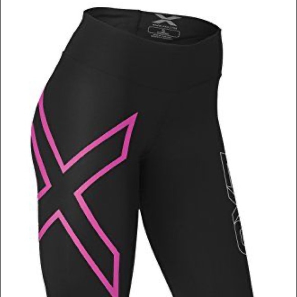 2XU black and pink workout 3/4 length leggings BNWT